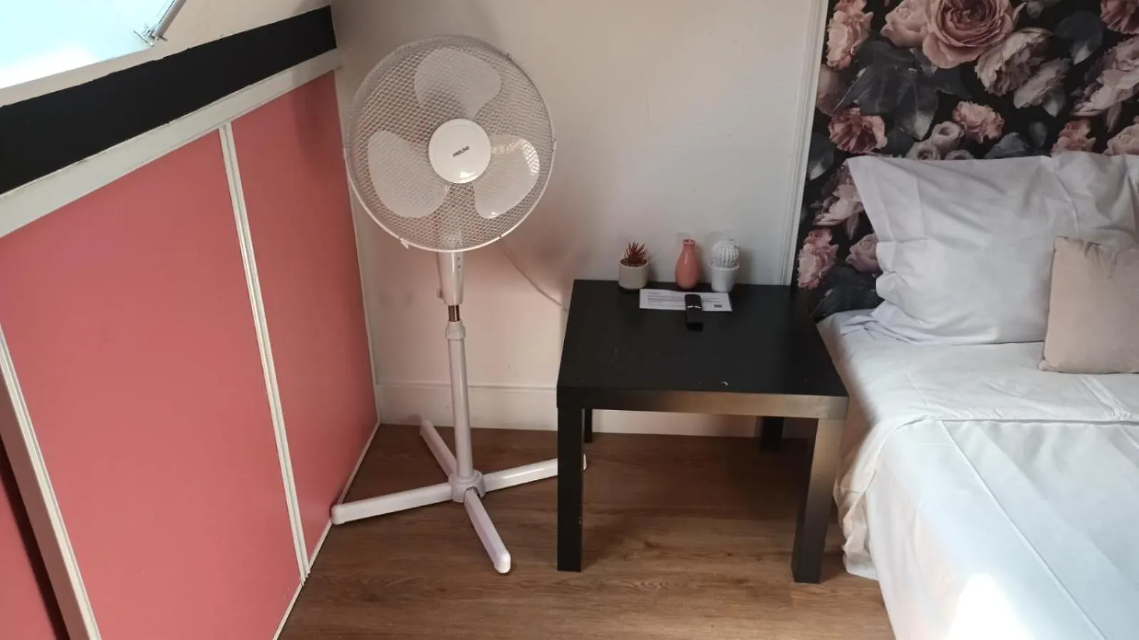 Charming Studio In A Prestigious Neighborhood 6Th Floor, No Elevator Apartment Paris France